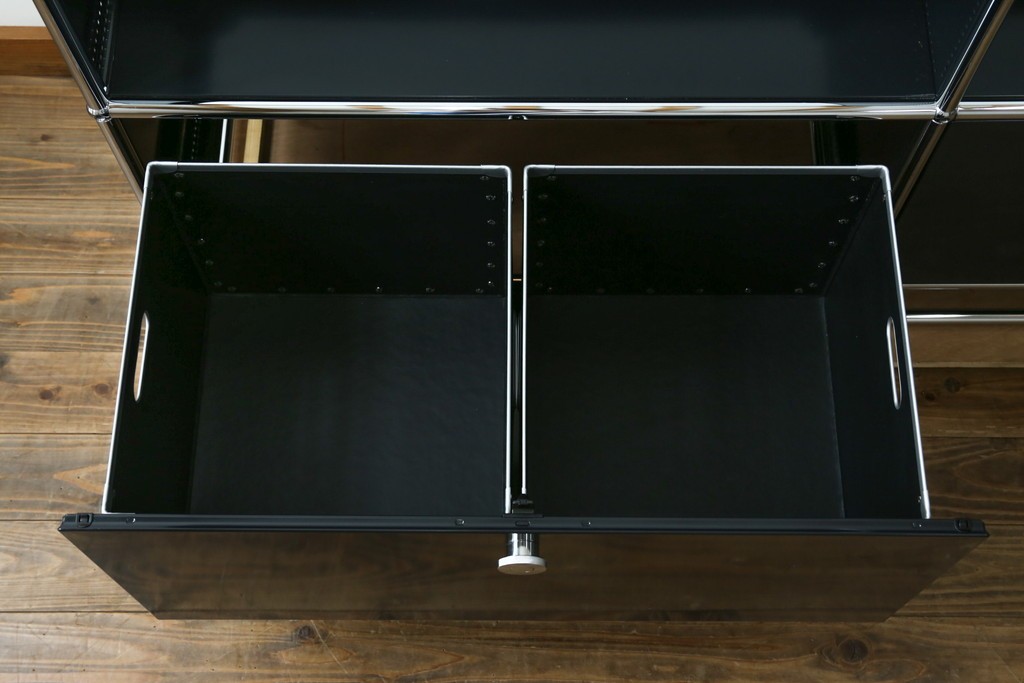 中古　スイス　USMハラー(USM Haller)　天板ガラスパネル　エクステンションドア×2　ファイリング収納付き　サイドボード　定価約38万円　(R-084831)