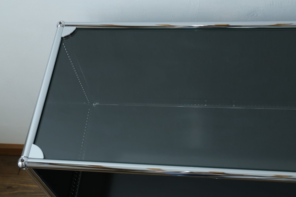 中古　スイス　USMハラー(USM Haller)　天板ガラスパネル　エクステンションドア×2　ファイリング収納付き　サイドボード　定価約38万円　(R-084831)