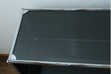 中古　スイス　USMハラー(USM Haller)　天板ガラスパネル　エクステンションドア×2　ファイリング収納付き　サイドボード　定価約38万円　(R-084831)