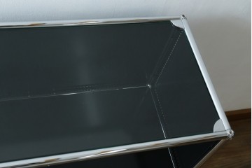 中古　スイス　USMハラー(USM Haller)　天板ガラスパネル　エクステンションドア×2　ファイリング収納付き　サイドボード　定価約38万円　(R-084831)