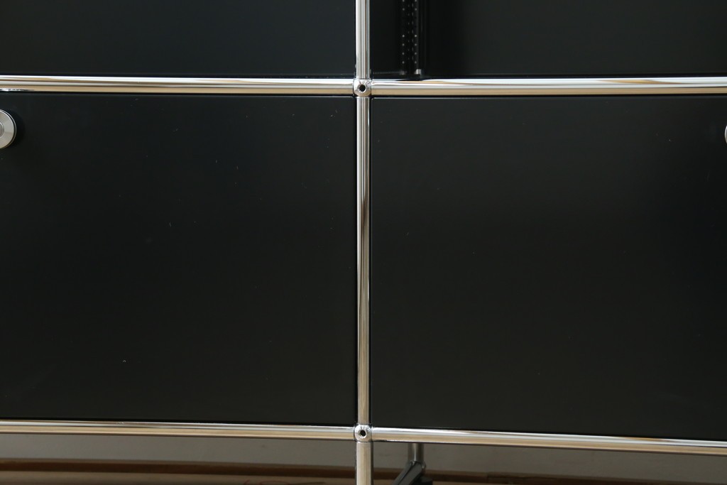 中古　スイス　USMハラー(USM Haller)　天板ガラスパネル　エクステンションドア×2　ファイリング収納付き　サイドボード　定価約38万円　(R-084831)