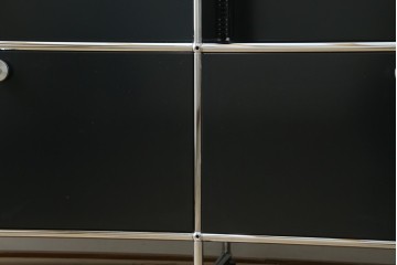 中古　スイス　USMハラー(USM Haller)　天板ガラスパネル　エクステンションドア×2　ファイリング収納付き　サイドボード　定価約38万円　(R-084831)