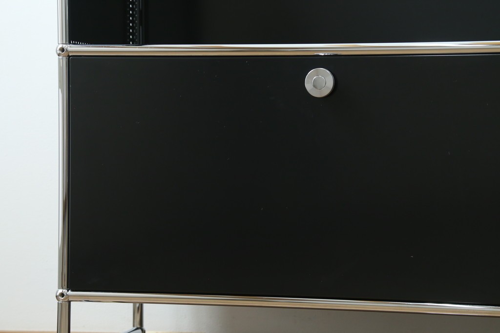 中古　スイス　USMハラー(USM Haller)　天板ガラスパネル　エクステンションドア×2　ファイリング収納付き　サイドボード　定価約38万円　(R-084831)