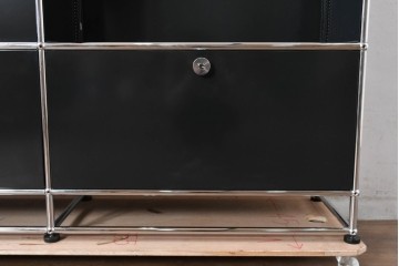 中古　スイス　USMハラー(USM Haller)　洗練された佇まいのサイドボード　定価約38万円相当　(R-084831)