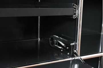 中古　スイス　USMハラー(USM Haller)　モダンインテリアに映えるシェルフ　定価約51万円相当　(R-084833)