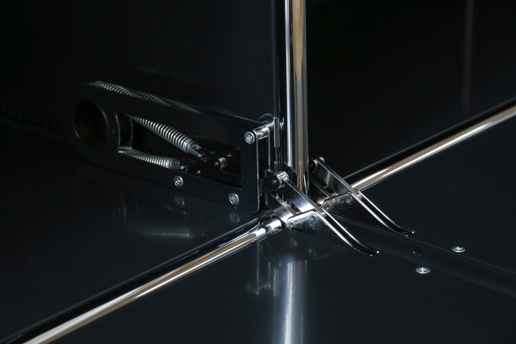 中古　スイス　USMハラー(USM Haller)　ホームオフィスにもおすすめなスッキリとしたデザインのサイドキャビネット　定価約36万円　(R-084834)