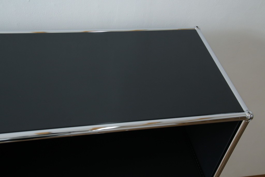 中古　スイス　USMハラー(USM Haller)　ホームオフィスにもおすすめなスッキリとしたデザインのサイドキャビネット　定価約36万円　(R-084834)