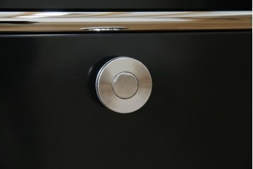 中古　スイス　USMハラー(USM Haller)　ホームオフィスにもおすすめなスッキリとしたデザインのサイドキャビネット　定価約36万円　(R-084834)