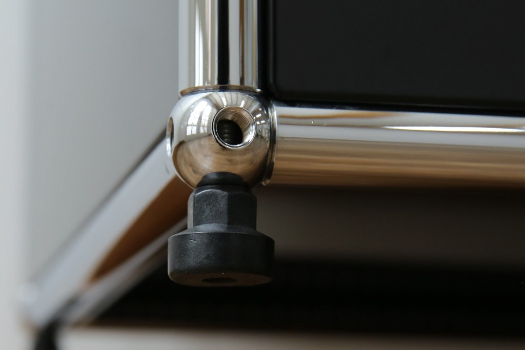 中古　スイス　USMハラー(USM Haller)　ホームオフィスにもおすすめなスッキリとしたデザインのサイドキャビネット　定価約36万円　(R-084834)