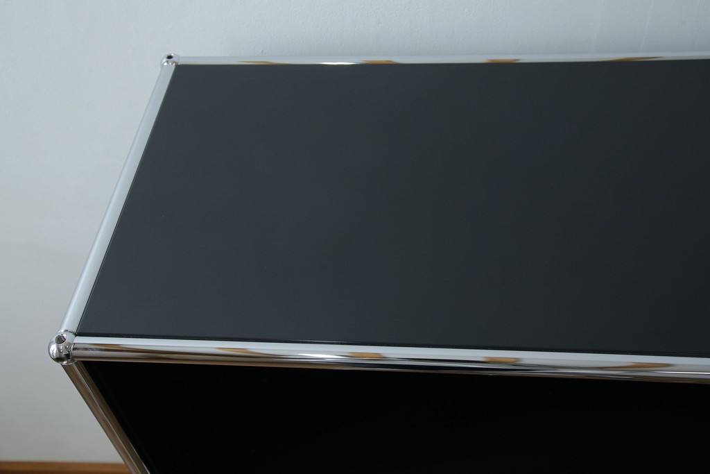 中古　スイス　USMハラー(USM Haller)　ホームオフィスにもおすすめなスッキリとしたデザインのサイドキャビネット　定価約36万円　(R-084834)