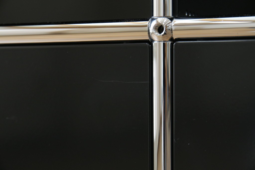 中古　スイス　USMハラー(USM Haller)　ホームオフィスにもおすすめなスッキリとしたデザインのサイドキャビネット　定価約36万円　(R-084834)