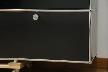 中古　スイス　USMハラー(USM Haller)　ホームオフィスにもおすすめなスッキリとしたデザインのサイドキャビネット　定価約36万円　(R-084834)