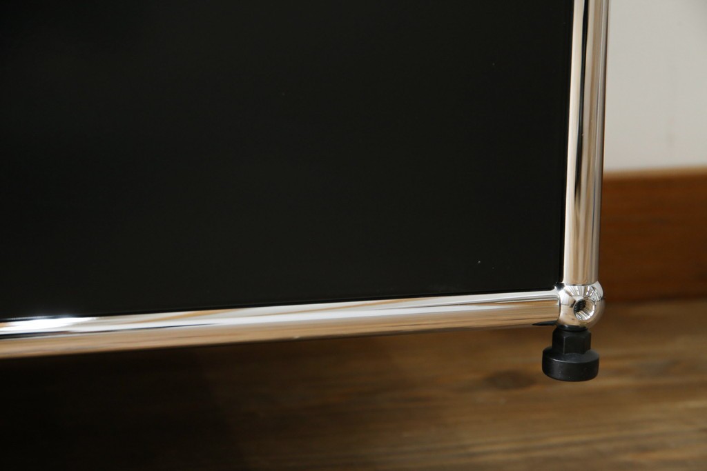 中古　スイス　USMハラー(USM Haller)　ホームオフィスにもおすすめなスッキリとしたデザインのサイドキャビネット　定価約36万円　(R-084834)