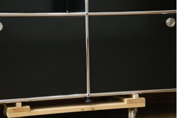 中古　スイス　USMハラー(USM Haller)　ホームオフィスにもおすすめなスッキリとしたデザインのサイドキャビネット　定価約36万円　(R-084834)