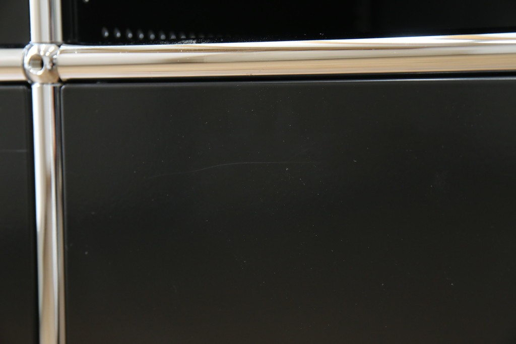 中古　スイス　USMハラー(USM Haller)　ホームオフィスにもおすすめなスッキリとしたデザインのサイドキャビネット　定価約36万円　(R-084834)