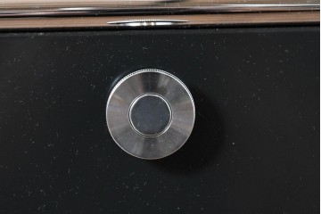 中古　スイス　USMハラー(USM Haller)　ホームオフィスにもおすすめなスッキリとしたデザインのサイドキャビネット　定価約36万円相当　(R-084834)