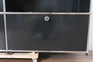 中古　スイス　USMハラー(USM Haller)　ホームオフィスにもおすすめなスッキリとしたデザインのサイドキャビネット　定価約36万円相当　(R-084834)