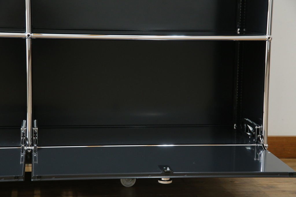 中古　スイス　USMハラー(USM Haller)　ホームオフィスにもおすすめなスッキリとしたデザインのサイドキャビネット　定価約36万円　(R-084835)