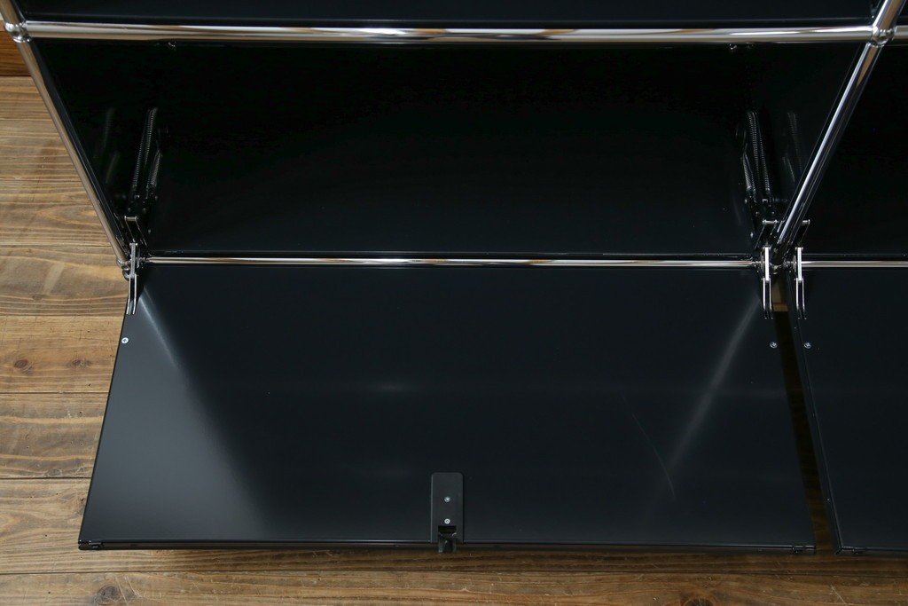 中古　スイス　USMハラー(USM Haller)　ホームオフィスにもおすすめなスッキリとしたデザインのサイドキャビネット　定価約36万円　(R-084835)