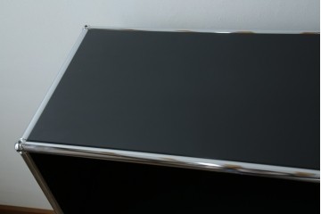 中古　スイス　USMハラー(USM Haller)　ホームオフィスにもおすすめなスッキリとしたデザインのサイドキャビネット　定価約36万円　(R-084835)