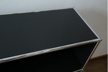 中古　スイス　USMハラー(USM Haller)　ホームオフィスにもおすすめなスッキリとしたデザインのサイドキャビネット　定価約36万円　(R-084835)