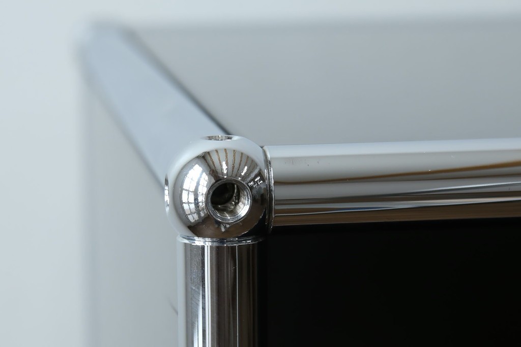 中古　スイス　USMハラー(USM Haller)　ホームオフィスにもおすすめなスッキリとしたデザインのサイドキャビネット　定価約36万円　(R-084835)