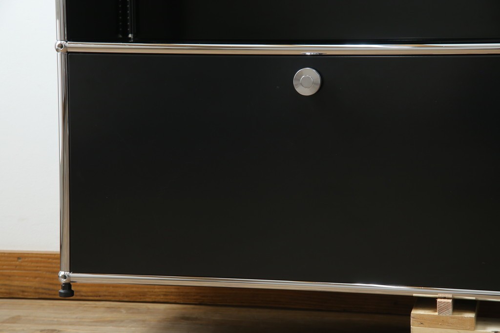 中古　スイス　USMハラー(USM Haller)　ホームオフィスにもおすすめなスッキリとしたデザインのサイドキャビネット　定価約36万円　(R-084835)