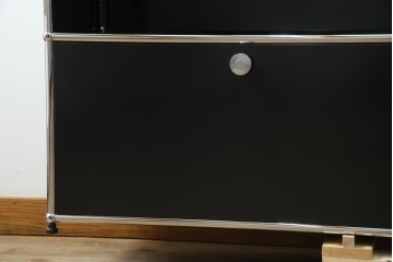 中古　スイス　USMハラー(USM Haller)　ホームオフィスにもおすすめなスッキリとしたデザインのサイドキャビネット　定価約36万円　(R-084835)