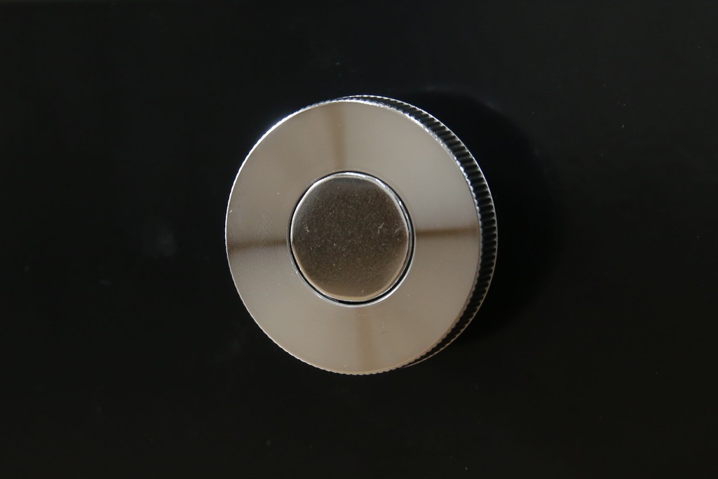 中古　スイス　USMハラー(USM Haller)　ホームオフィスにもおすすめなスッキリとしたデザインのサイドキャビネット　定価約36万円　(R-084835)