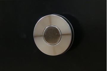 中古　スイス　USMハラー(USM Haller)　ホームオフィスにもおすすめなスッキリとしたデザインのサイドキャビネット　定価約36万円　(R-084835)