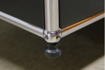 中古　スイス　USMハラー(USM Haller)　ホームオフィスにもおすすめなスッキリとしたデザインのサイドキャビネット　定価約36万円　(R-084835)