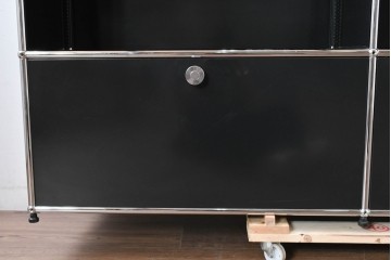 中古　スイス　USMハラー(USM Haller)　ホームオフィスにもおすすめなスッキリとしたデザインのサイドキャビネット　定価約36万円相当　(R-084835)