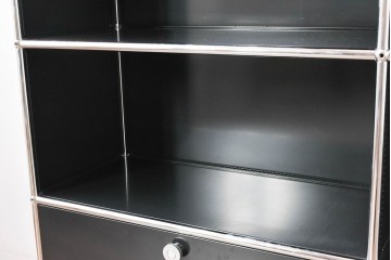 中古　スイス　USMハラー(USM Haller)　ホームオフィスにもおすすめなスッキリとしたデザインのサイドキャビネット　定価約36万円相当　(R-084835)