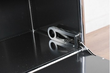 中古　スイス　USMハラー(USM Haller)　ホームオフィスにもおすすめなスッキリとしたデザインのサイドキャビネット　定価約36万円相当　(R-084835)