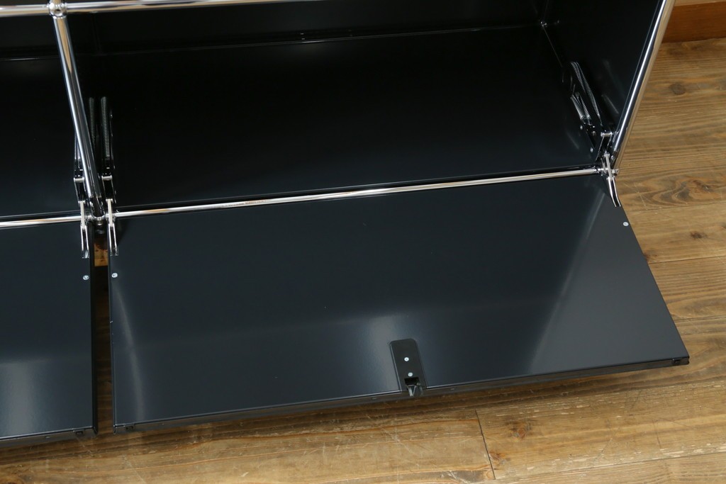 中古　スイス　USMハラー(USM Haller)　ドロップダウンドア×4　サイドボード　定価約42万4千円　(R-084836)