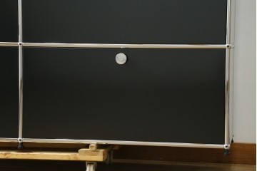 中古　スイス　USMハラー(USM Haller)　ドロップダウンドア×4　サイドボード　定価約42万4千円　(R-084836)