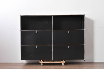 中古　スイス　USMハラー(USM Haller)　ホームオフィスにもおすすめなスッキリとしたデザインのサイドキャビネット・扉4つタイプ　定価約42万4千円　(R-084836)