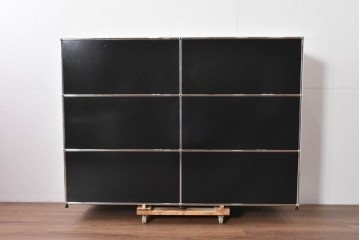 中古　スイス　USMハラー(USM Haller)　ホームオフィスにもおすすめなスッキリとしたデザインのサイドキャビネット・扉4つタイプ　定価約42万4千円　(R-084836)