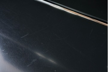 中古　スイス　USMハラー(USM Haller)　ホームオフィスにもおすすめなスッキリとしたデザインのサイドキャビネット・扉4つタイプ　定価約42万4千円　(R-084836)