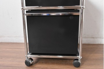 中古　スイス　USMハラー(USM Haller)　ロールボーイ(ROLLBOY)　ホームオフィスにもおすすめなスッキリとしたデザインのトレー付きデスクワゴン　定価約20万2千円相当　(R-084837)