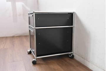 中古　スイス　USMハラー(USM Haller)　ロールボーイ(ROLLBOY)　ホームオフィスにもおすすめなスッキリとしたデザインのトレー付きデスクワゴン　定価約20万2千円相当　(R-084838)