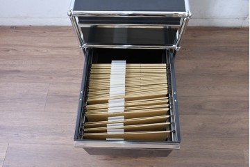 中古　スイス　USMハラー(USM Haller)　ロールボーイ(ROLLBOY)　ホームオフィスにもおすすめなスッキリとしたデザインのトレー付きデスクワゴン　定価約20万2千円相当　(R-084838)