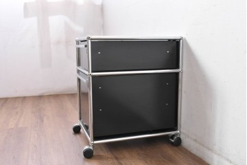 中古　スイス　USMハラー(USM Haller)　ロールボーイ(ROLLBOY)　ホームオフィスにもおすすめなスッキリとしたデザインのトレー付きデスクワゴン　定価約20万2千円相当　(R-084839)