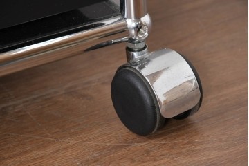 中古　スイス　USMハラー(USM Haller)　ロールボーイ(ROLLBOY)　ホームオフィスにもおすすめなスッキリとしたデザインのトレー付きデスクワゴン　定価約20万2千円相当　(R-084839)