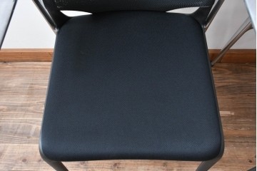中古　美品　スイス　ヴィトラ(Vitra.)社　ドイツ製　メダスリムシリーズ　クローム仕上げの高級ライン　アームレスト付きチェア2脚セット　定価(2脚合計)約20万円　(R-084840)