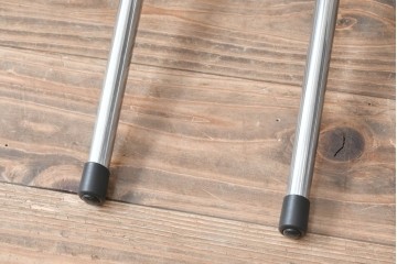 中古　美品　スイス　ヴィトラ(Vitra.)社　ドイツ製　メダスリムシリーズ　クローム仕上げの高級ライン　アームレスト付きチェア2脚セット　定価(2脚合計)約20万円　(R-084840)