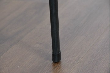 中古　美品　スイス　ヴィトラ(Vitra.)社　ドイツ製　メダスリムシリーズ　クローム仕上げの高級ライン　アームレスト付きチェア2脚　セット定価約20万円相当　(R-084840)