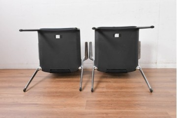 中古　美品　スイス　ヴィトラ(Vitra.)社　ドイツ製　メダスリムシリーズ　クローム仕上げの高級ライン　アームレスト付きチェア2脚　セット定価約20万円相当　(R-084840)