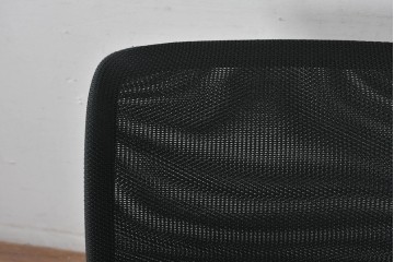 中古　美品　スイス　ヴィトラ(Vitra.)社　ドイツ製　メダスリムシリーズ　クローム仕上げの高級ライン　アームレスト付きチェア2脚　セット定価約20万円相当　(R-084840)