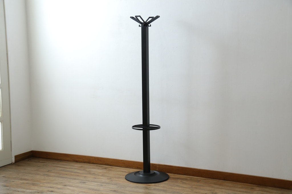 中古　美品　Cassinaixc.(カッシーナイクスシー)取り扱い　イタリア　カルテル(Kartell)　ミケーレ・デ・ルッキ(MICHELE DE LUCCHI)デザイン　セグメンティ(SEGMENTI )5160　傘ホルダー付きポールハンガー　定価約5万円　(R-084841)